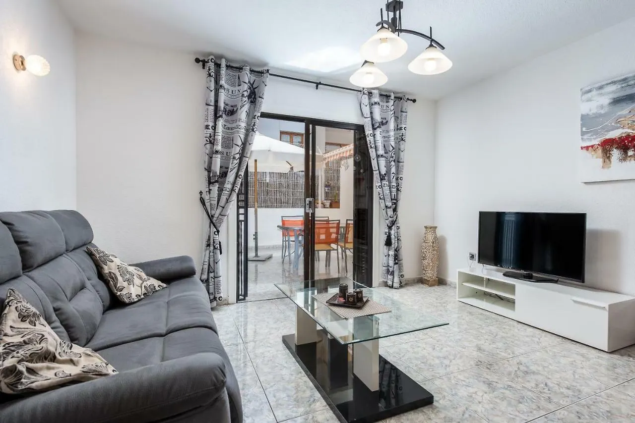 Victoria Court Modern 1 Bed Apartment Los Cristianos  İspanya